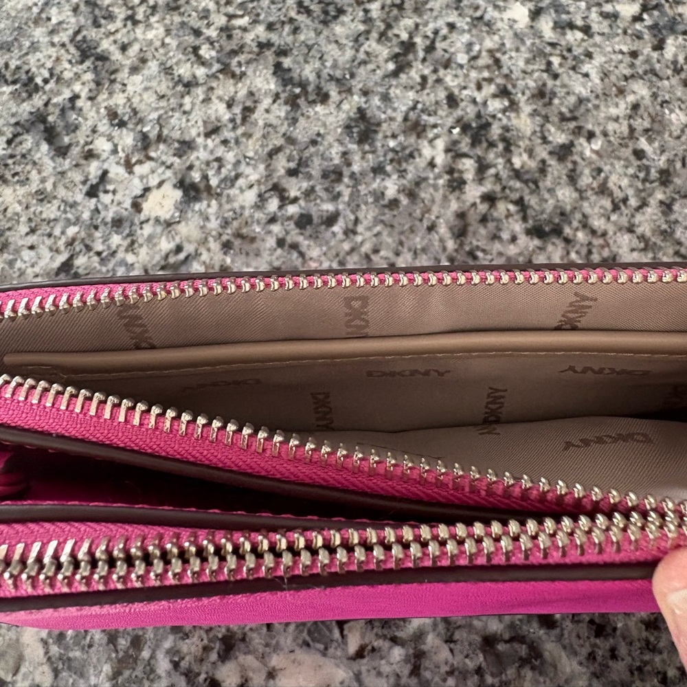 NWT- DKNY pink double zip victoria leather crossbody bag - Picture 8 of 12